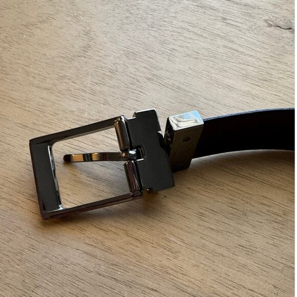 Genuine Leather Twist Reversible Belt 42/105 Men's Black/Brown Classic Frame - Picture 4 of 5